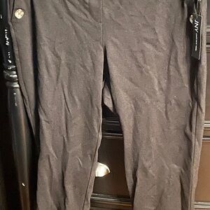 Jones New York Black Pull On Slim Leg Capri